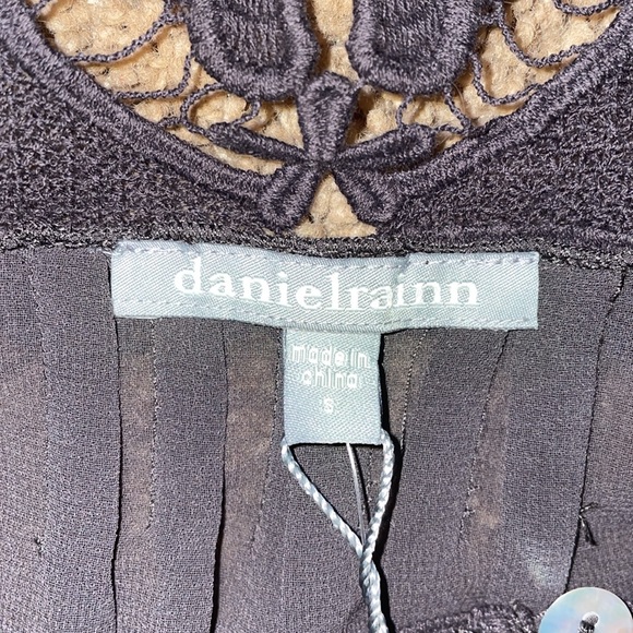 BNWT Daniel Rainn Gray with Black Detailing Short Sleeve Blouse. - Picture 7 of 11